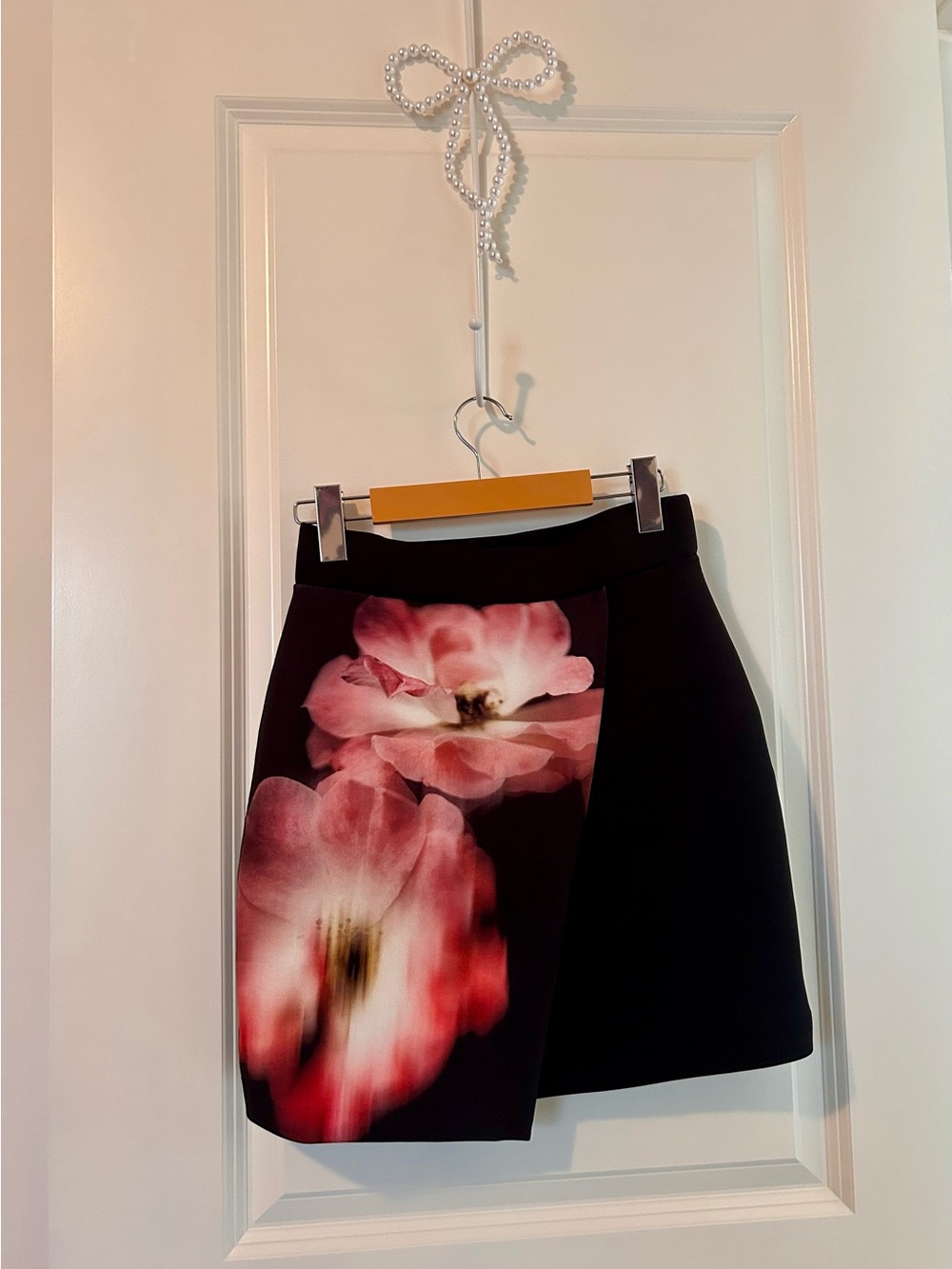 Chic Black Skirt with Beautiful Pink Floral Print - Asymmetrical